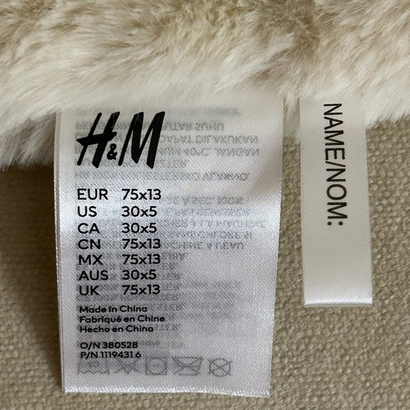 H&M Soft Cream Faux Fur Scarf - Picture 3 of 5